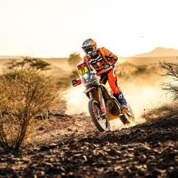 Dakar 2025: Luciano Benavides logró la victoria tras la penalización a Van Beveren en la Etapa 5