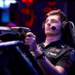 Max Verstappen provocó un choque y fue sancionado en la final de los IMSA Esports