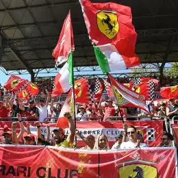 ¡Insólito! Tifosis acampan en el circuito de Fiorano a la espera de Hamilton