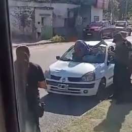 Impactante: un ciclista de 14 años fue atropellado y terminó incrustado en el parabrisas