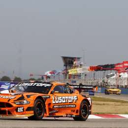 TC: la rotura del motor del Mustang demoró la prueba de Lambiris en La Plata