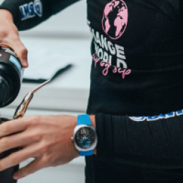 Colapinto lució un lujoso reloj que Alpine le regaló, ¿Cuánto cuesta?