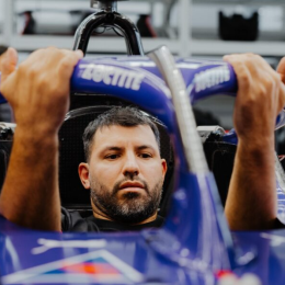 «Kun» Agüero se convierte en piloto de Porsche y sale a pista en Miami