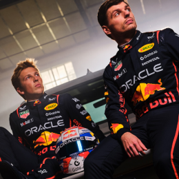 F1: Red Bull presentó los buzos antiflama de Verstappen y Lawson para 2025