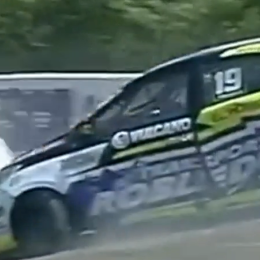 TN APAT: el golpe entre Pace y Robledo en pleno curvón de Paraná en la segunda serie de la Clase 2