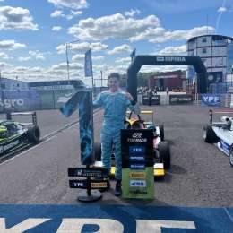 Fórmula Nacional: López ganó la primera carrera en su debut en la categoría