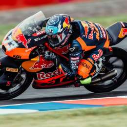 Moto3: Valentín Perrone se cayó y debió abandonar en la final en Termas