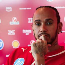 F1: Lewis Hamilton se cruzó con un periodista en China y metió en la polémica a Max Verstappen