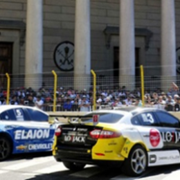 La vez que el Papa Francisco bendijo los autos del TC2000 previo al Callejero de Buenos Aires