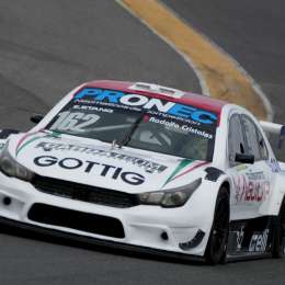Top Race: Emiliano Stang prevaleció en el primer entrenamiento en San Nicolás