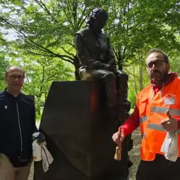 La estatua de Senna en Imola fue renovada para la conmemoración de este 1° de mayo