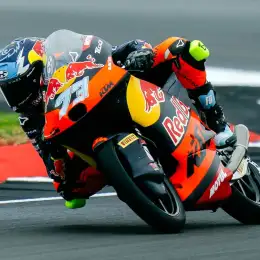 Moto3: Perrone dominó la Q1, clasificó 9° en la Q2 y Antonio Rueda se quedó con la pole