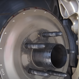 ¿Cómo es el sistema de frenos de un TCR South America?