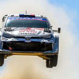 WRC: Ogier se mantiene como líder en Cerdeña después de su sábado tortuoso