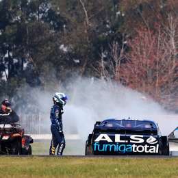 TC Pista Mouras: Alberti sufrió un incendio en su auto mientras clasificaba en La Plata