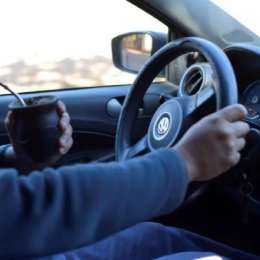 ¿Cuáles son las provincias que aplican multas por tomar mate al volante?