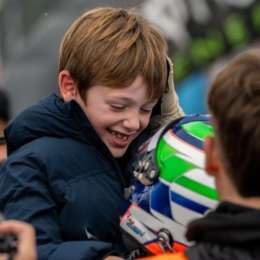 TC2000: el tierno gesto del nene de Vivian a Rossi en el podio de Rosario