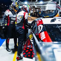 WEC: cae la noche en Le Mans y el Lexus de Pechito López se mete en el podio de la LMGT3