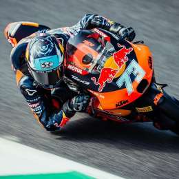 Perrone remontó desde el fondo y volvió a sumar en Moto3 en Mugello