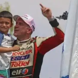 ¡Entendió todo! Salvador Werner festejó su cumple en modo Colapinto