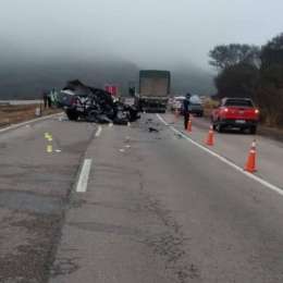 Conmoción por la muerte del baterista de una banda de cumbia: chocaron contra un camión y la camioneta quedó destrozada