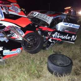 Un piloto volvía de correr y sufrió un duro accidente en la ruta