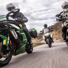 Vacaciones de invierno: los consejos de Pirelli para la seguridad de los neumáticos de las motos