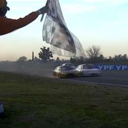 Top Race: ¡Por 6 milésimas! El infartante duelo entre Aldrighetti y Felippo que se definió sobre la bandera a cuadros