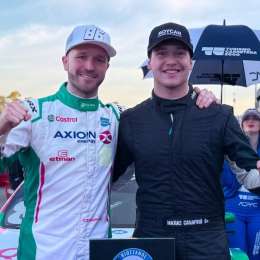 Turismo Carretera 2000: los Canapino cantaron victoria y Di Palma fue P7 en la carrera especial en Buenos Aires