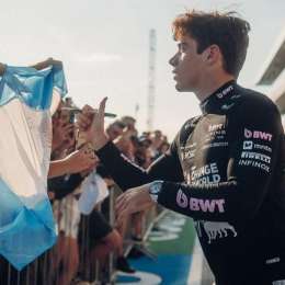 F1: ¡Un muñeco con la cara de Colapinto y la camiseta de Maradona! El color de los hinchas argentinos en Hungría