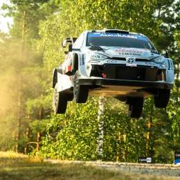 WRC: Rovanperä cerró el viernes como líder en Finlandia