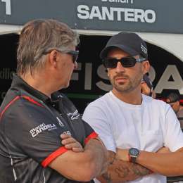 TC: Santero, sorprendido por el despiste que lo complicó en la primera serie ¿Qué dijo?