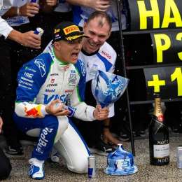 F1: ¡Final feliz! Hadjar recibirá un nuevo trofeo de tercer puesto tras su blooper con el original