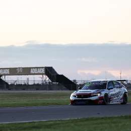 TCR World Tour: Azcona hizo la pole en Tailem Bend y Montenegro fue el mejor argentino