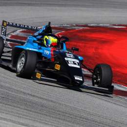 F4 Italiana: Teo Schropp completó un viernes positivo en Barcelona