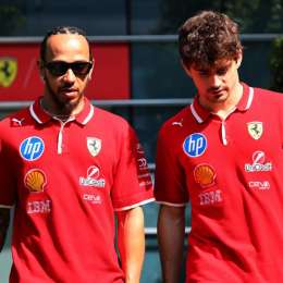 F1: ¡Arde Ferrari! Hamilton desobedeció una orden de equipo y Leclerc le respondió de manera irónica ¿Qué dijo?