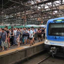 Paro de trenes por 24 horas: hay demoras y las formaciones circulan a 30 km/h