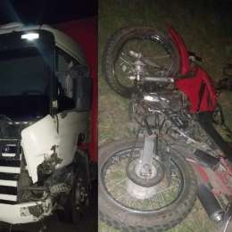 Tragedia en Entre Ríos: murió un motociclista de 65 años tras chocar contra un camión en Ruta 11