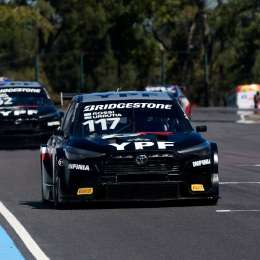 Después de una década, Toyota volvió al triunfo en los 200Km del TC2000