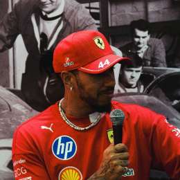 F1: Hamilton no pudo evitar la emoción al recordar a Roscoe en el GP de Singapur