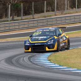 TCR South America: Leo Reis le arrebató la pole position a Cardoso en la última vuelta en Velocitta