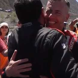 TC2000: ¡Abrazo de campeones! El gesto entre Ponce de León y Pernía tras su triunfo en El Zonda