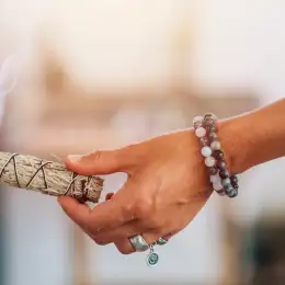 Salud y bienestar: ¿Cómo sahumar para atraer abundancia y armonía?