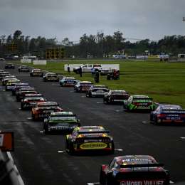 Irrumpió en el automovilismo grande a fuerza de talento, debutó en el TC, pero un golpe de la vida lo sacó de las pistas