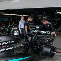 F1: Dos mecánicos de Alpine asistieron a Russell en plena FP1 en Brasil, ¿Qué pasó?