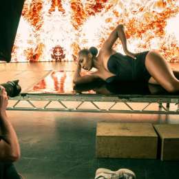 Calendario Pirelli 2026 "Elementos": presentación en la Casa de Praga