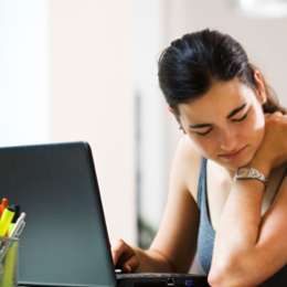 Salud y bienestar: guía definitiva para descansar correctamente tras 8 horas frente a la computadora