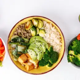 Salud y bienestar: ¿Cómo comer de noche para un descanso reparador y un peso saludable?