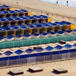 Verano 2026: ¿Cuánto cuestan las carpas y sombrillas en la Costa Atlántica?