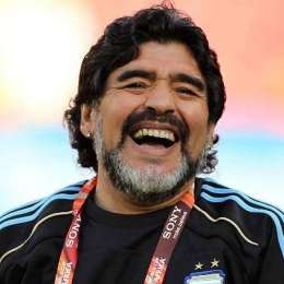 Maradona y los fierros: la vez que Williams lo quiso subir a un Fórmula 1 y el día que giró en un TC